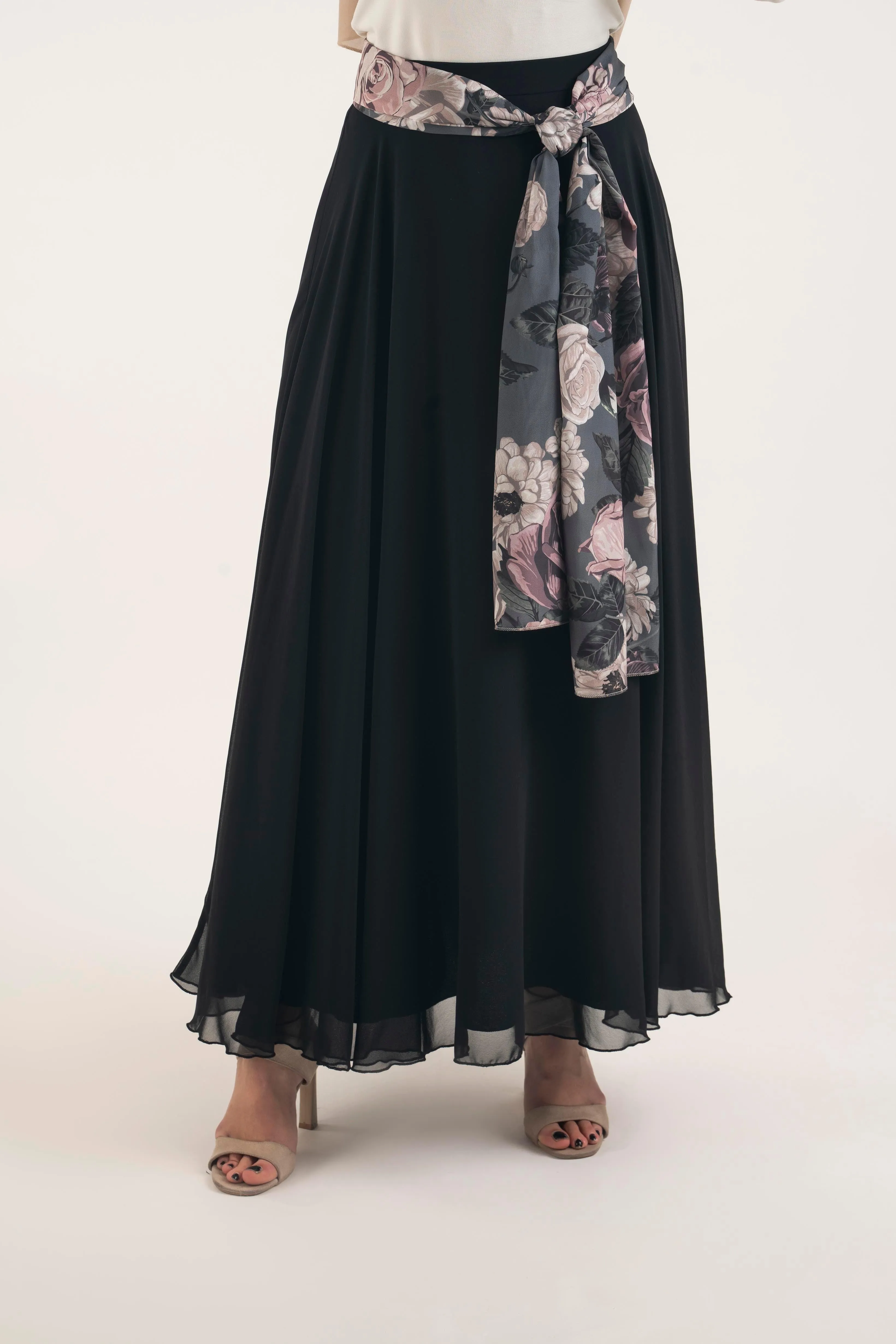 Black flow skirt