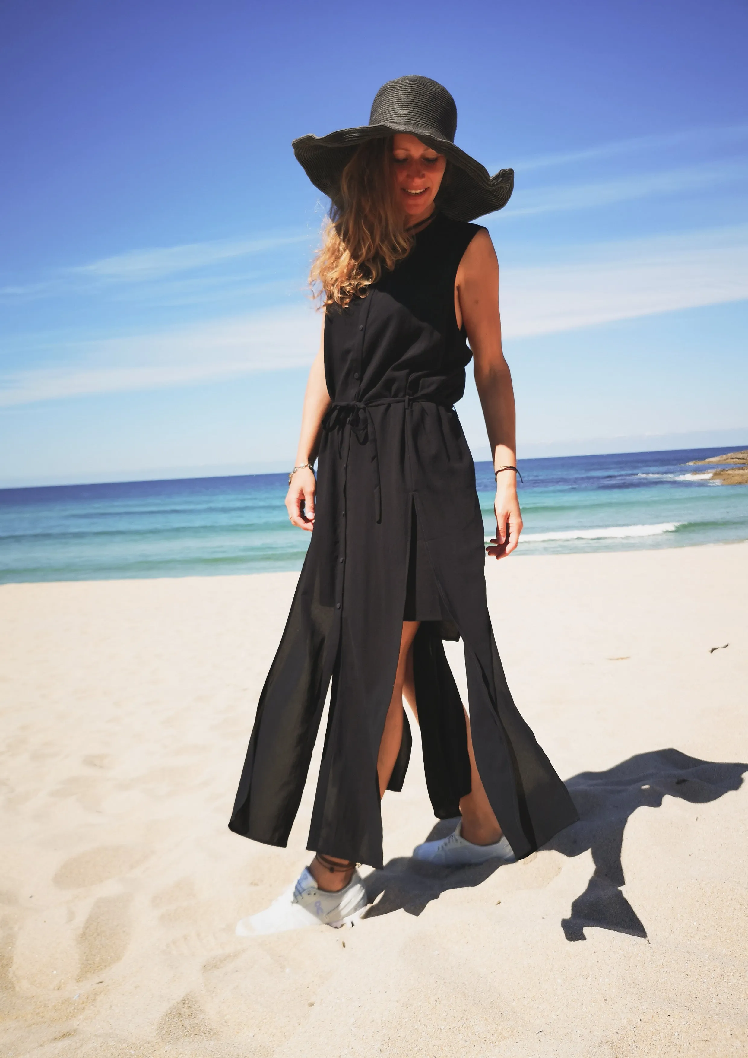 DRESS/VEST LONG SLEEVELESS - black