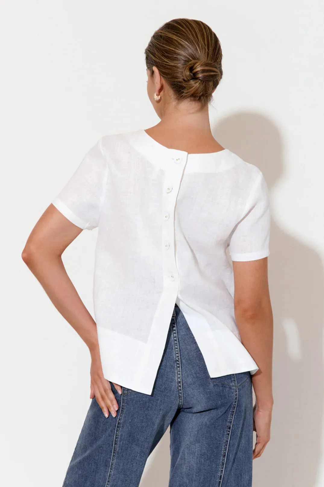 Kita Short Sleeve Button Back Linen Top White